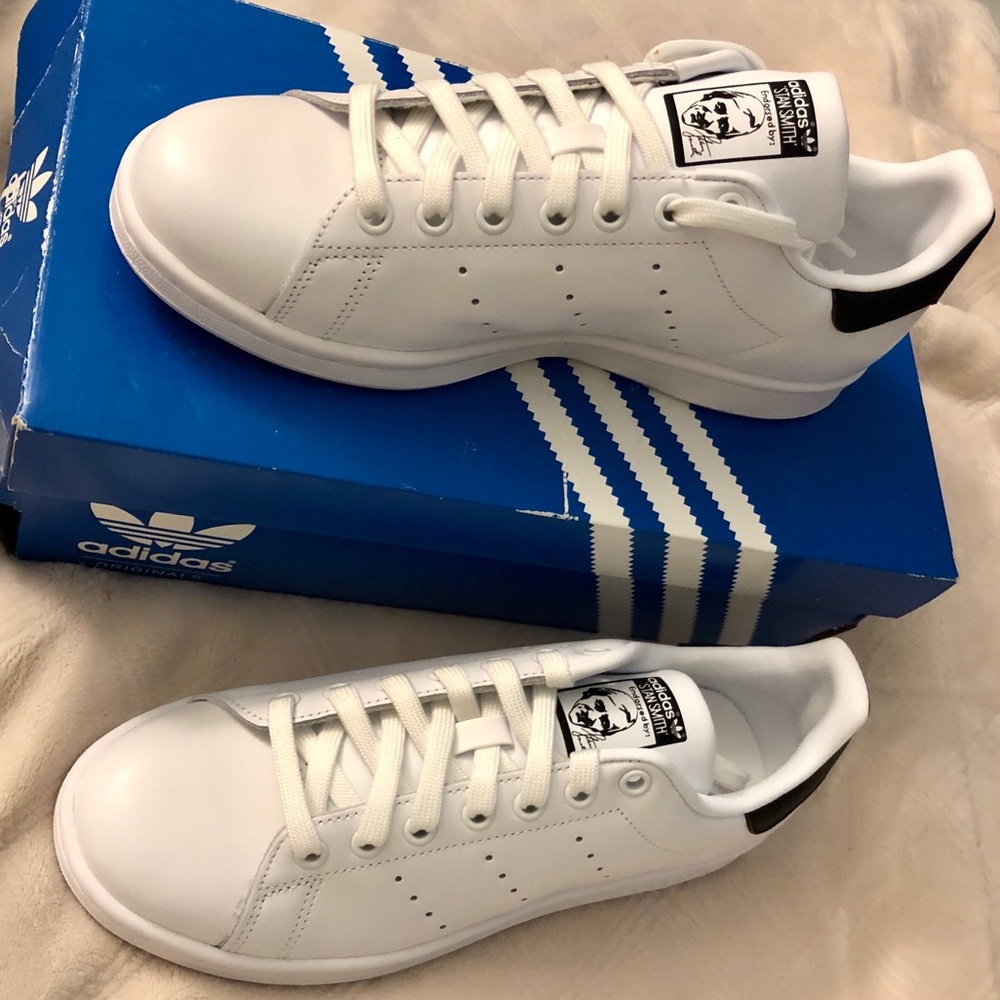 ⭐️NWT!⭐️ Adidas Originals Sam Smith Sneakers